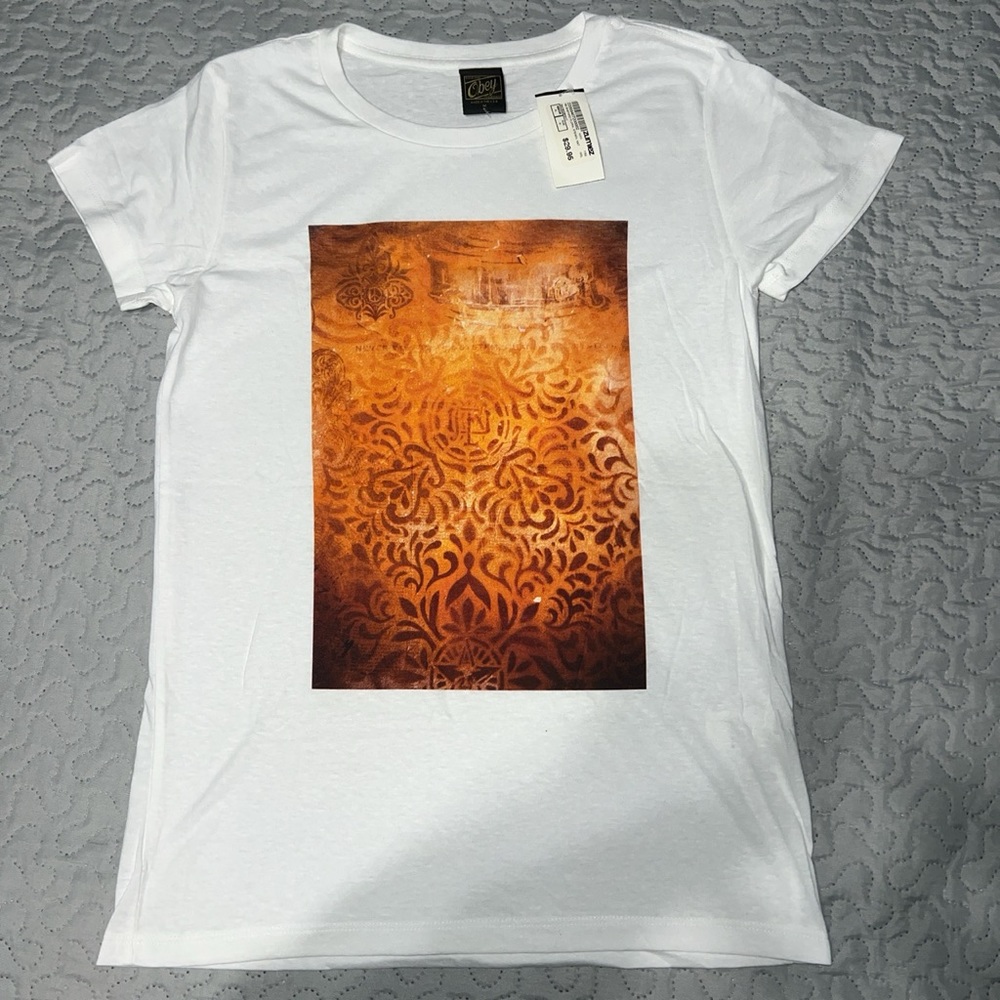 NWT Obey stencil tee shirt top white Crewneck medium